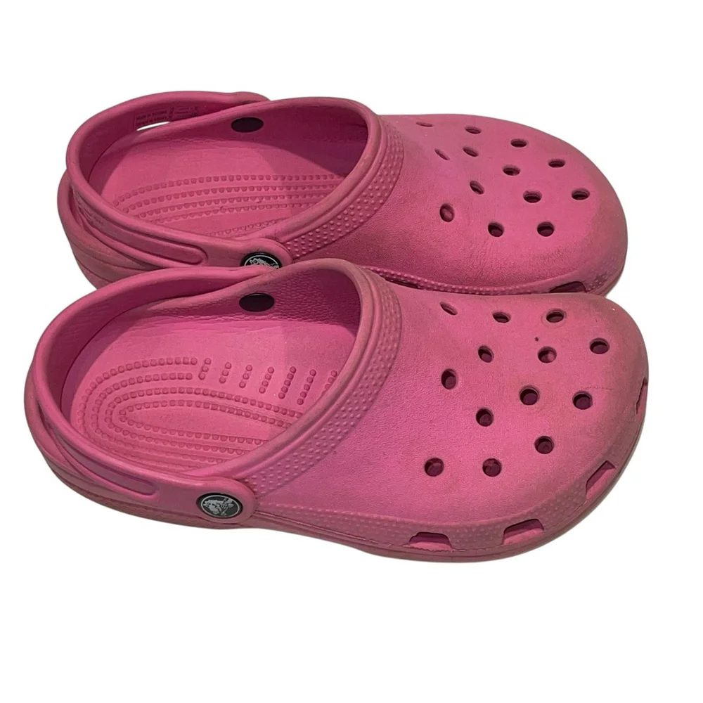 Crocs Hot Pink Kids J2 - Used - Wear On‎ Heels